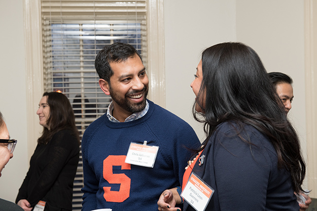 SU in DC alumni catch up at 2018 Immersion Week networking reception