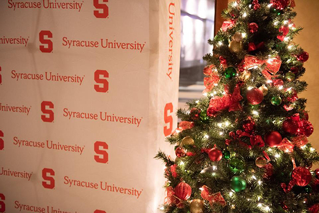 SU in DC 2018 Holiday Party set up