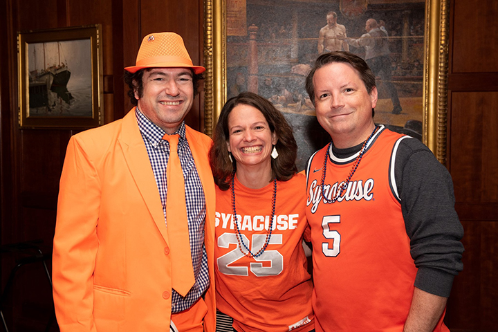 Syracuse fans at Clyde's